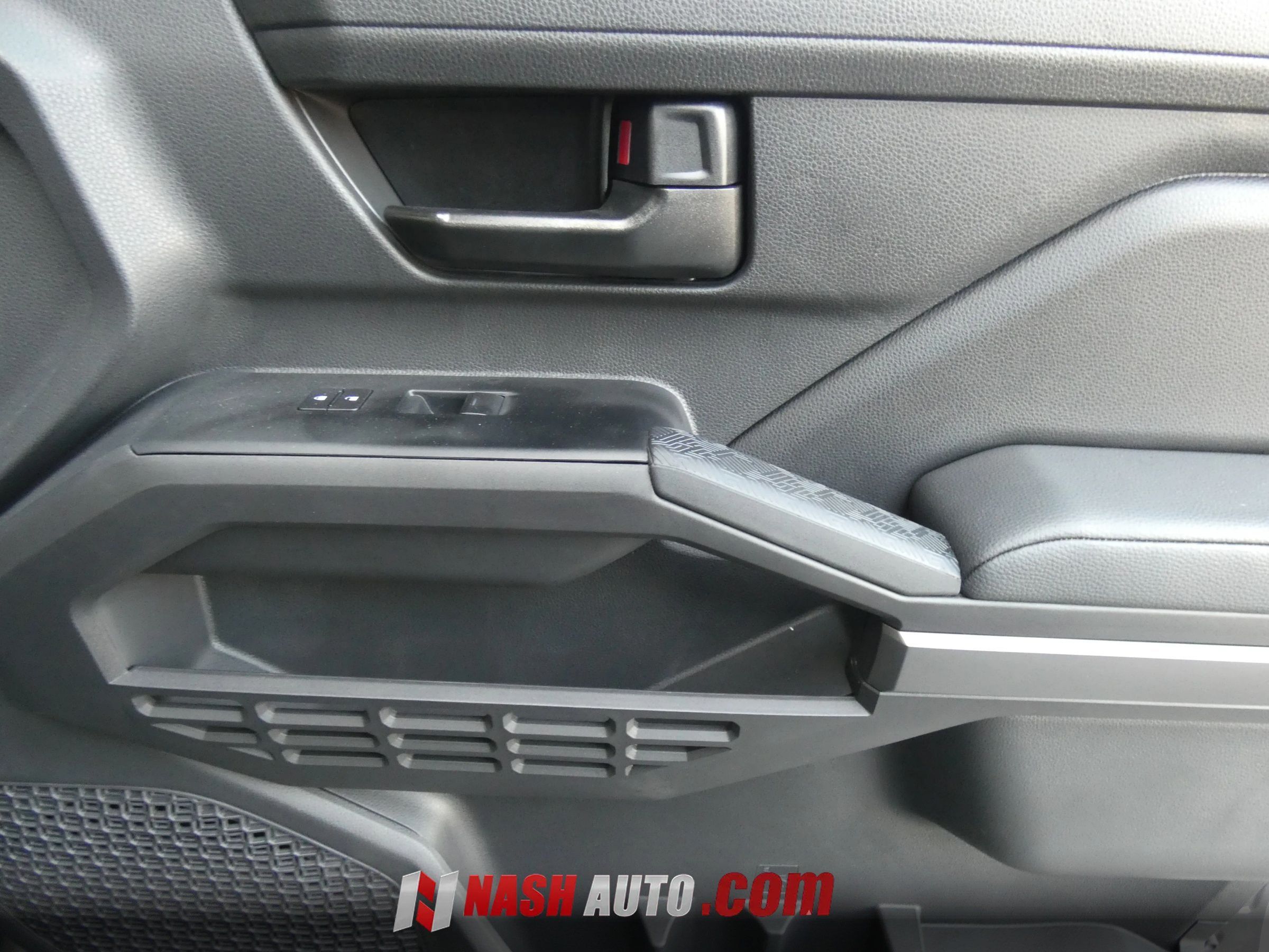 Used 2026 Toyota Tacoma SR5 AWD/4WD image 37