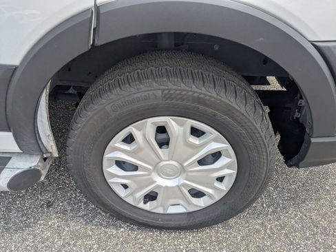 Used 2025 Ford Transit 250 Low Roof w/ Exterior Upgrade Package RWD image 11