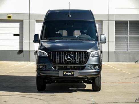 Used 2023 Mercedes-Benz Sprinter 2500 image 24