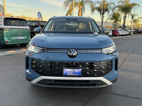 New 2025 Volkswagen Tiguan SE image 3