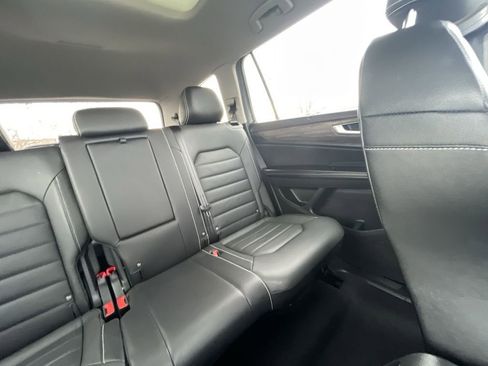 Used 2025 Volkswagen Atlas SEL image 14