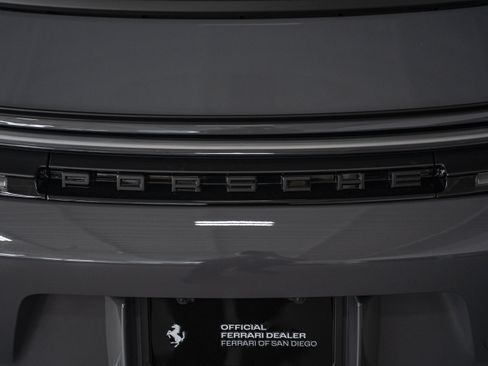 Used 2025 Porsche 911 GT3 RWD image 16