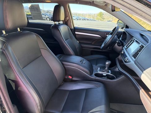 Used 2018 Toyota Highlander XLE w/ Protection Package #3 image 20