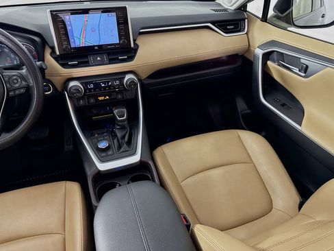 Used 2019 Toyota RAV4 Limited w/ Advanced Technology Package image 29