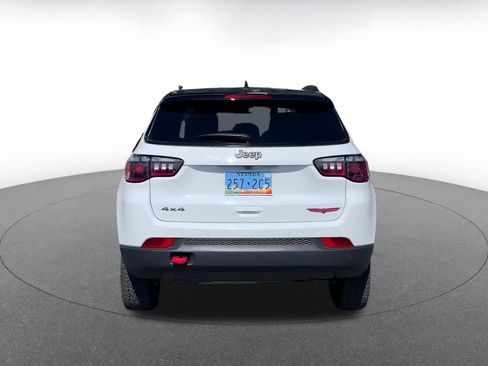 Used 2025 Jeep Compass Trailhawk image 12