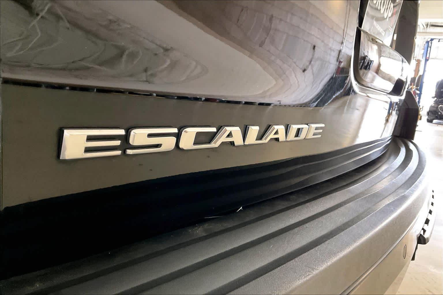 Used 2016 Cadillac Escalade ESV Luxury AWD/4WD image 9
