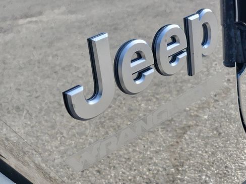 Used 2025 Jeep Wrangler Unlimited Sport AWD/4WD image 12