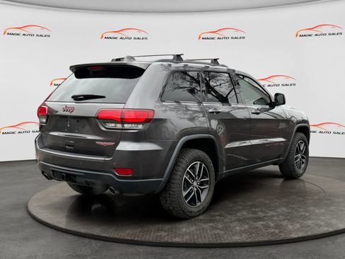 Used 2017 Jeep Grand Cherokee Trailhawk AWD/4WD image 8