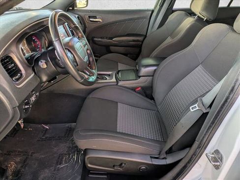 Used 2022 Dodge Charger R/T w/ Blacktop Package image 16