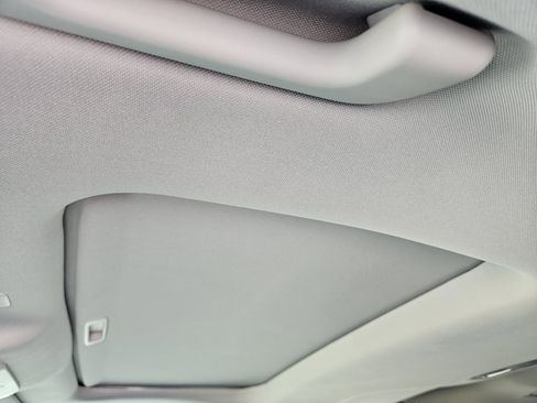 Used 2022 Toyota Highlander XLE image 25