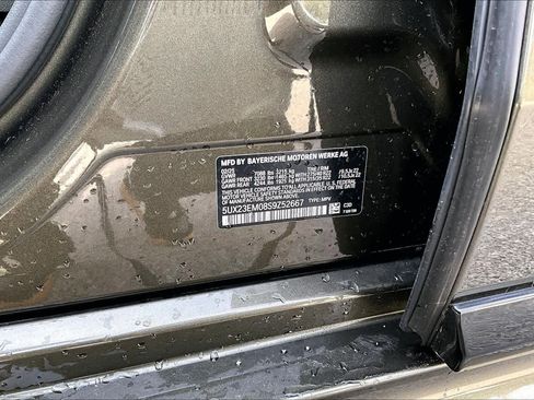 Used 2025 BMW X7 xDrive40i w/ Executive Package image 37