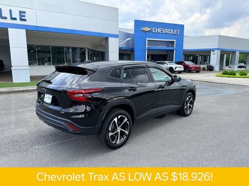 Used 2024 Chevrolet Trax RS w/ Driver Confidence Package FWD image 18