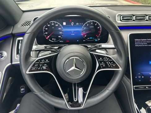 Used 2022 Mercedes-Benz S 500 4MATIC w/ AMG Line Package image 3