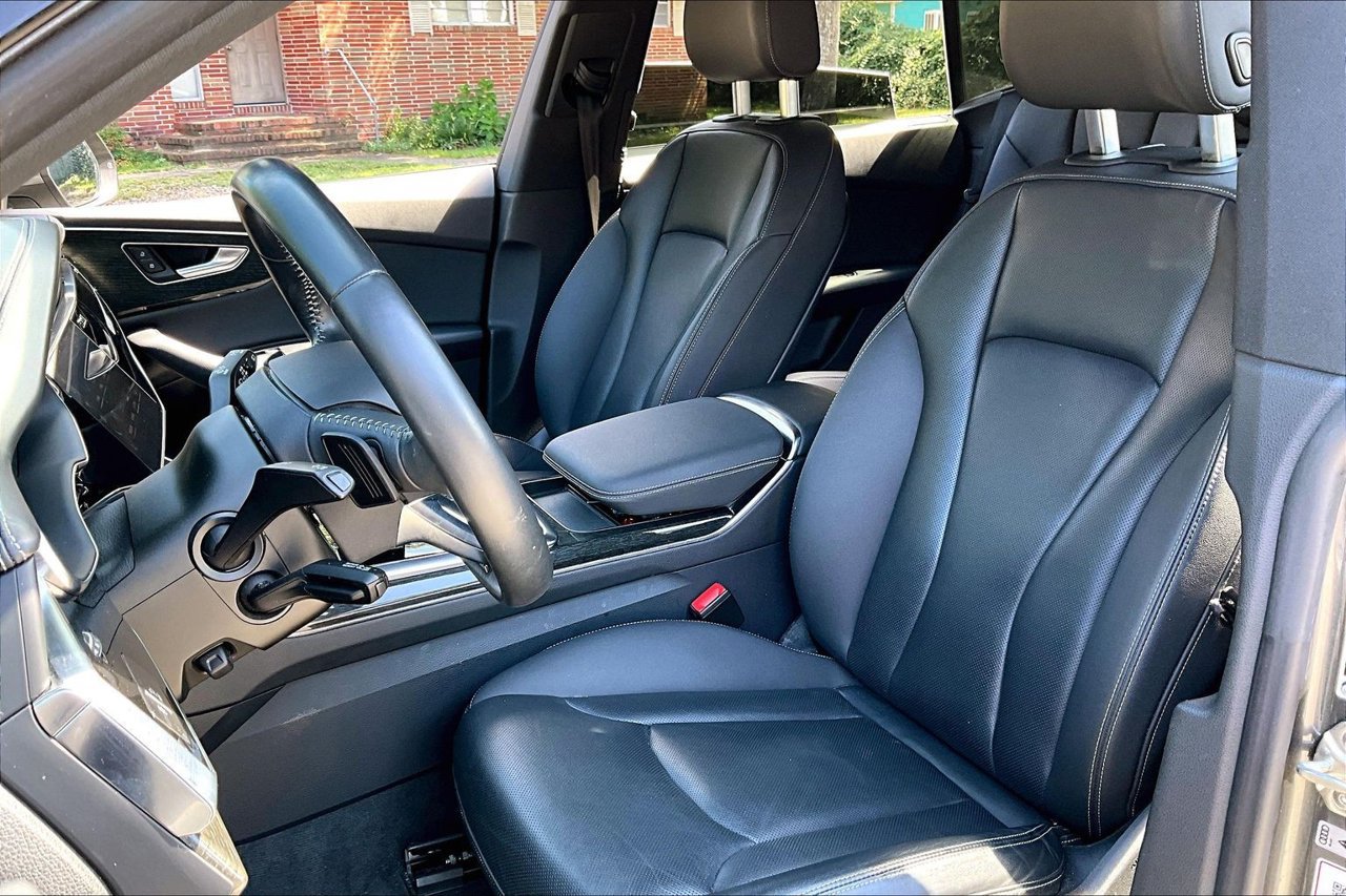 Used 2019 Audi Q8 Prestige w/ Adaptive Chassis Package AWD/4WD image 18