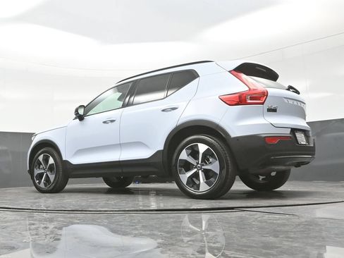 Used 2026 Volvo XC40 B5 Plus AWD/4WD image 30