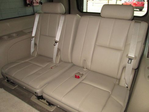 Used 2012 Chevrolet Suburban LT AWD/4WD image 36