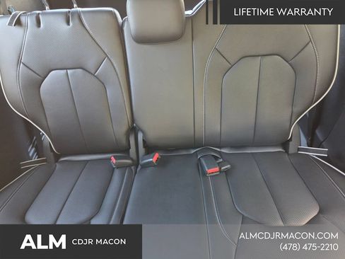 New 2026 Chrysler Pacifica Limited w/ S Appearance Package FWD image 9