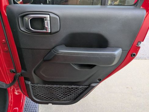 Used 2021 Jeep Wrangler Unlimited Sahara image 34