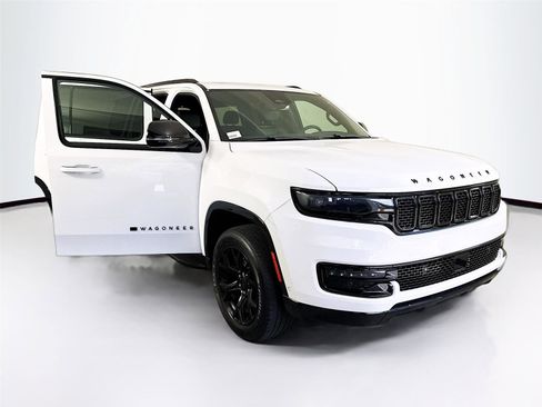 Used 2023 Jeep Wagoneer Series II RWD image 40