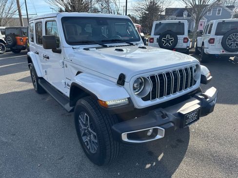 Used 2024 Jeep Wrangler Sahara w/ Dual Top Group image 8