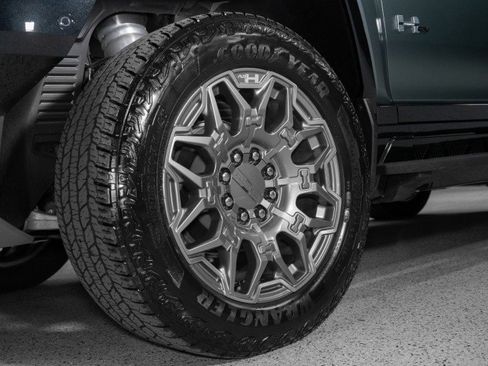 Used 2024 GMC Hummer EV 3X w/ LPO, Cargo Utility Package AWD/4WD image 32