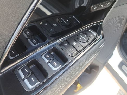 Used 2022 Kia Niro EX Premium image 13