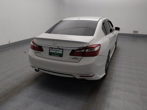 Used 2016 Honda Accord Touring image 7