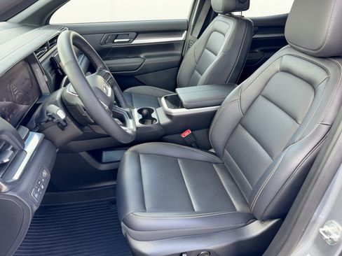 Used 2026 GMC Terrain Elevation w/ Elevation Premium Package AWD/4WD image 5