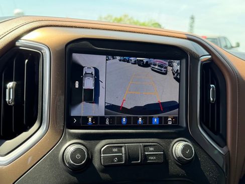 Used 2020 Chevrolet Silverado 2500 High Country w/ Technology Package AWD/4WD image 24