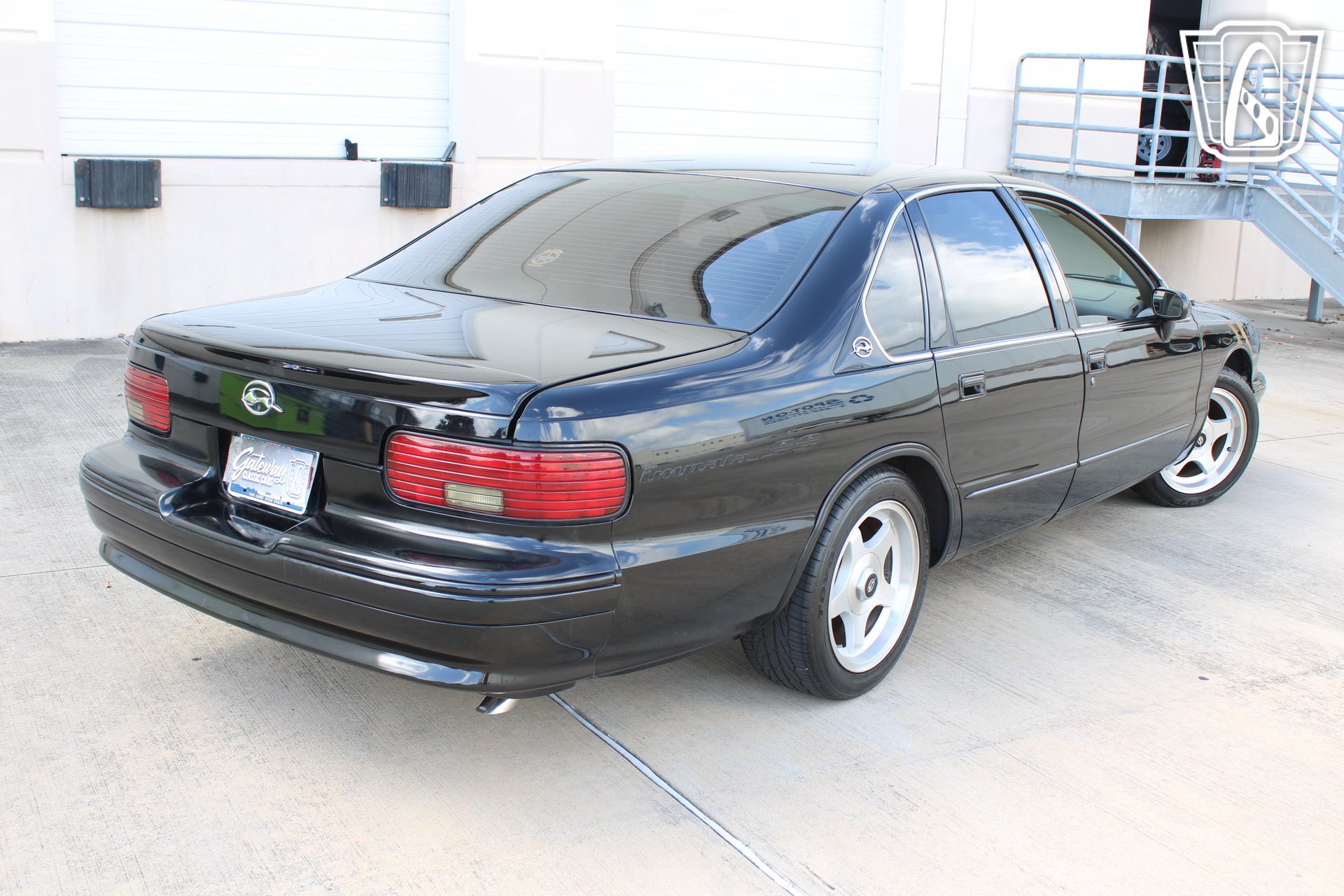 Used 1994 Chevrolet Caprice SS RWD image 16