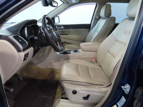 Used 2017 Jeep Grand Cherokee Overland AWD/4WD image 17