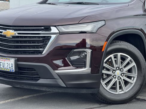 Certified 2023 Chevrolet Traverse LT image 3