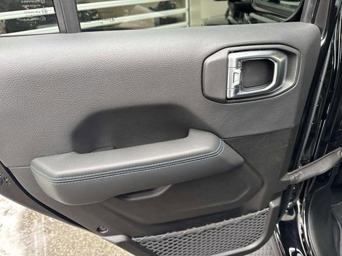 Used 2024 Jeep Wrangler High Altitude image 10