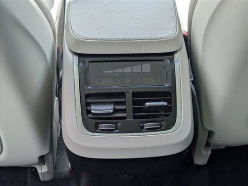 Used 2022 Volvo XC90 T5 Momentum AWD/4WD image 17