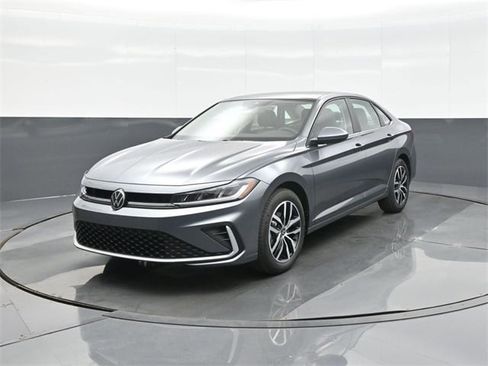 New 2026 Volkswagen Jetta SE image 3