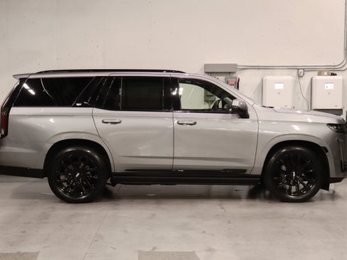 Used 2023 Cadillac Escalade Sport Platinum w/ LPO, ONYX Package AWD/4WD image 6