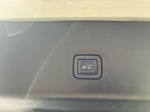 Used 2019 Chevrolet Traverse RS AWD/4WD image 6