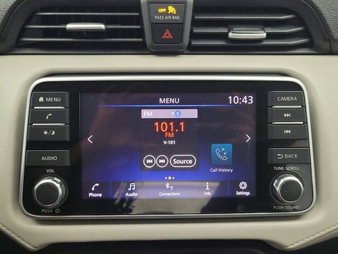Used 2021 Nissan Versa SV FWD image 25