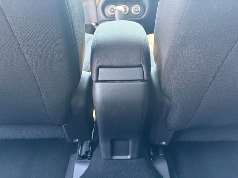 Used 2017 Jeep Renegade Sport w/ Power & Air Group AWD/4WD image 32
