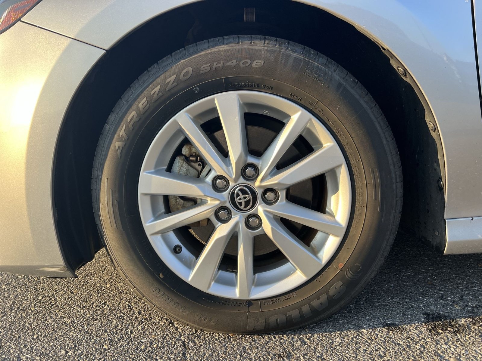 Used 2025 Toyota Camry LE FWD image 12