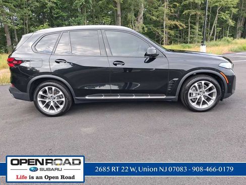 Used 2024 BMW X5 xDrive40i w/ Premium Package AWD/4WD image 2