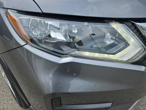 Used 2020 Nissan Rogue S FWD image 12