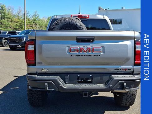 Used 2024 GMC Canyon AT4X w/ AT4X AEV Edition AWD/4WD image 5