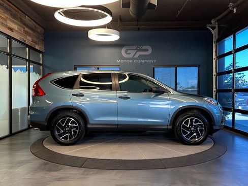 Used 2016 Honda CR-V SE image 2