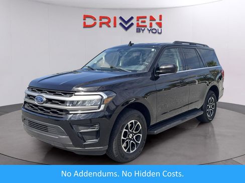 Used 2024 Ford Expedition XLT image 1