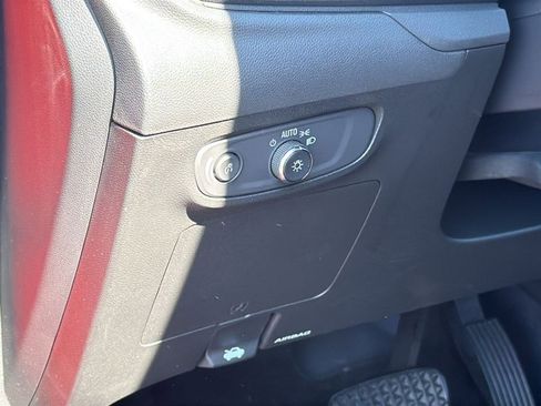 Used 2024 Buick Encore GX Sport Touring image 12