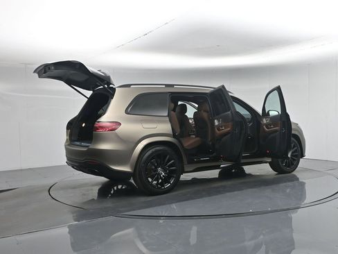 Used 2025 Mercedes-Benz GLS 450 4MATIC image 5