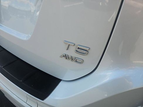 Used 2017 Volvo XC60 T5 Inscription w/ Advanced Package image 9