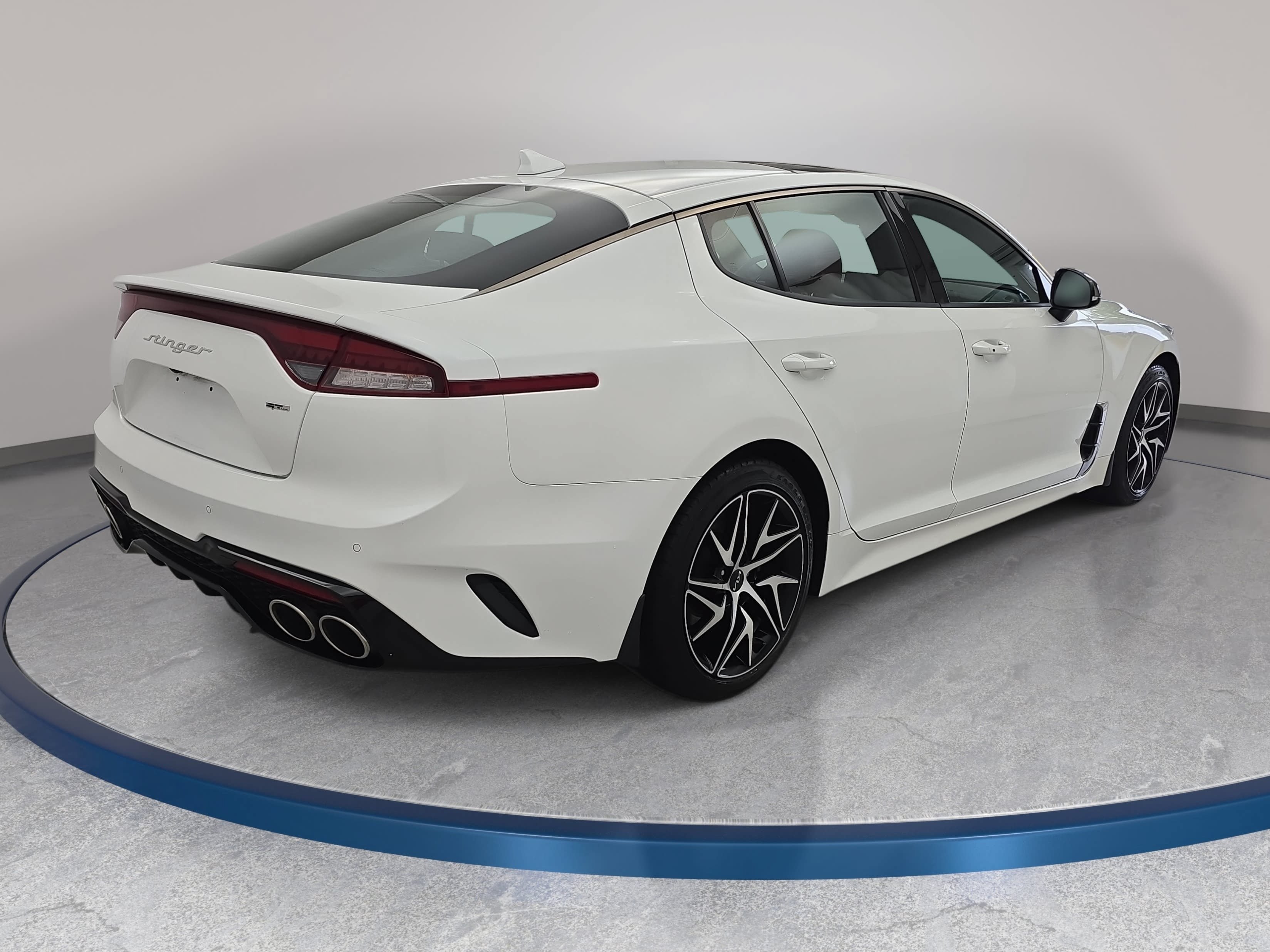 Used 2023 Kia Stinger GT-Line w/ Sun & Sound Package RWD image 5