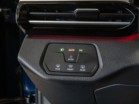 Used 2023 Volkswagen ID.4 Pro AWD/4WD image 13